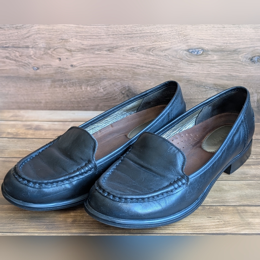Hush Puppies Black Leather Loafers Size 6.5 – Cushioned Comfort